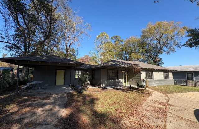 Beautiful 4 bedroom/ 2 bath home with Central Air photos photos Beautiful 4 bedroom/ 2 bath home with Central Air photos photos