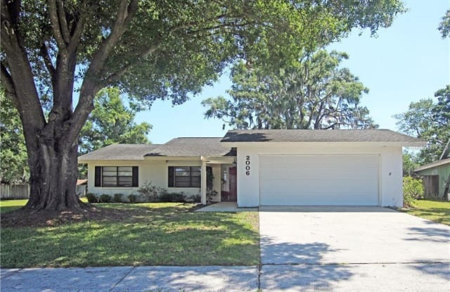 2006 E TIMBERLANE DRIVE - 2006 East Timberlane Drive, Plant City, FL 33563