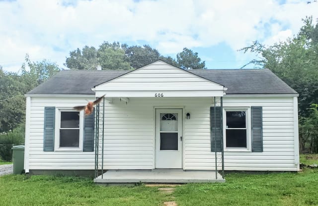 606 10th St NW - 606 10th Street Northwest, Huntsville, AL 35805