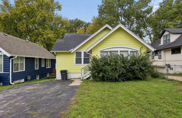 Charming 3-Bedroom Home — Pet Friendly! Gallery 1