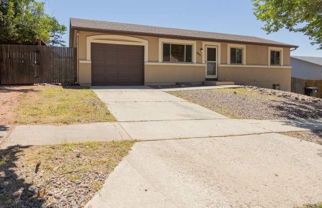 5 Bedroom Rancher in  Vista Grande Terrace Gallery 4
