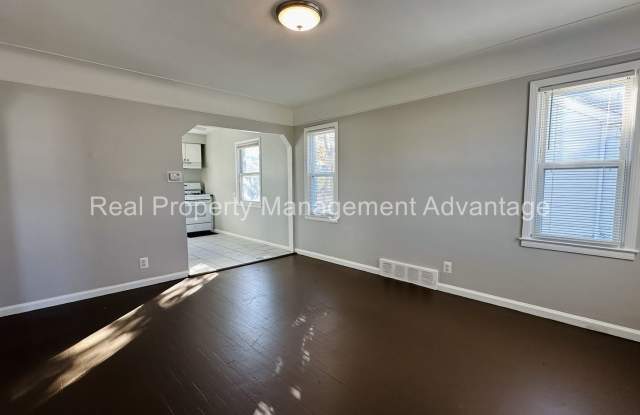 No Deposit Required! Meticulously Maintained with 2 Beds/Basement/Garage! Gallery 4