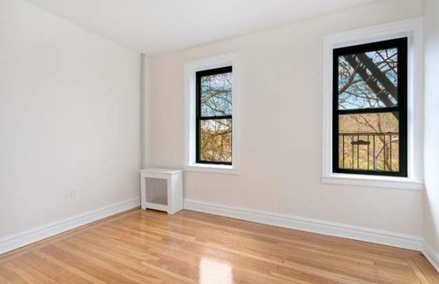 222 SEAMAN AVE. Gallery 4