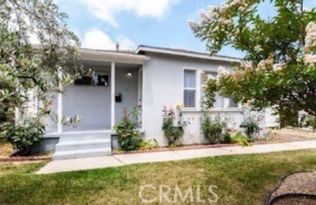 4915 Hesperia Avenue - 4915 Hesperia Avenue, Los Angeles, CA 91316