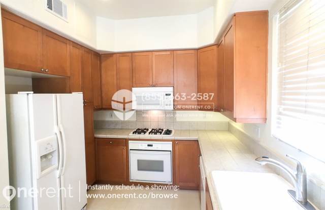 881 Towne Dr Gallery 4