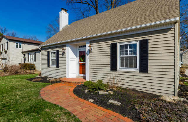 2368 Cambridge Boulevard - 2368 Cambridge Blvd, Upper Arlington, OH 43221