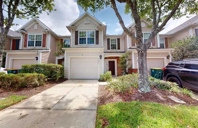 Beautiful 3 bedroom, 2.5 bath townhome in Clifton Village! photos photos