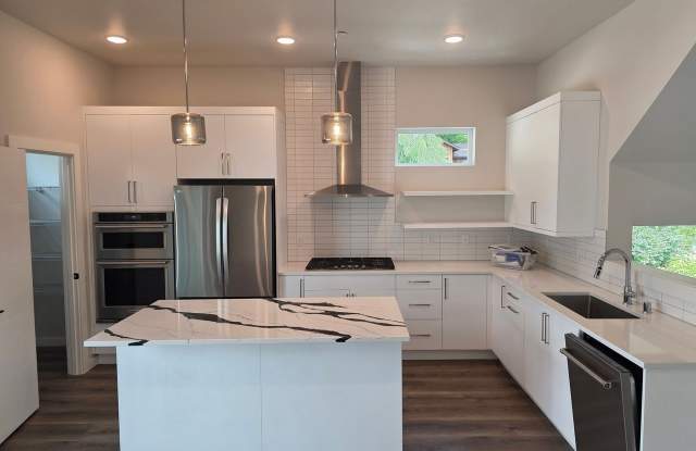 17346 90th Drive Northeast - AUnit A photos photos