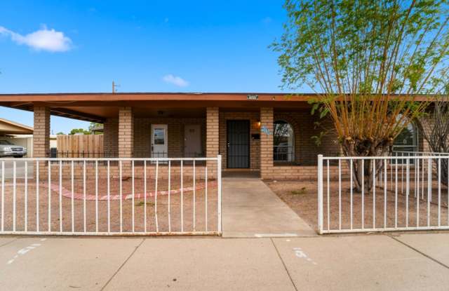 Maintained Mesa rental offering comfort, convenience, and easy access to everything the East Valley has to offer! photos photos