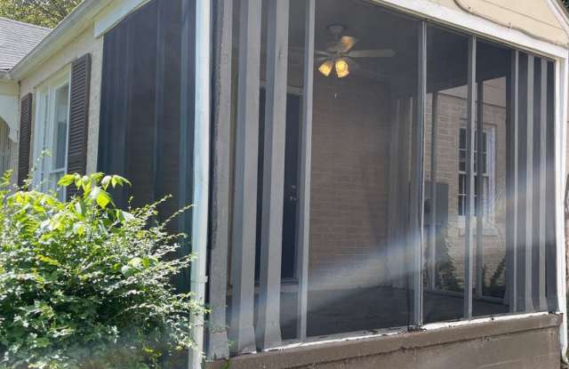 3 Bedroom Westwood Terrace Bungalow (Sorry, No Section 8) Gallery 4