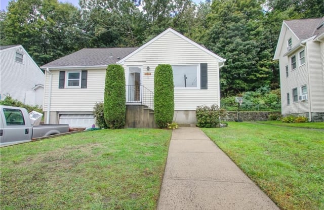 136 Hillside Avenue - 136 Hillside Avenue, Shelton, CT 06484