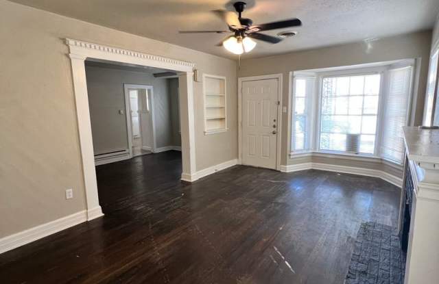 Charming 2-Bedroom Home Near Texas Tech! Gallery 4
