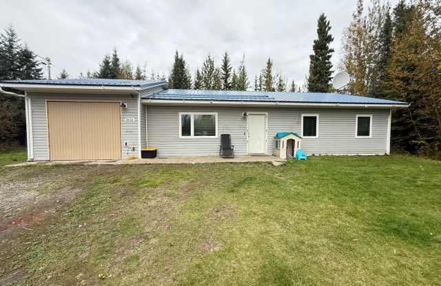 3 bedroom home in the heart of North Pole, AK! / Pet friendly photos photos