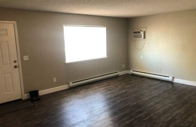 Top Unit Available! 2 Bed 1 Bath Condo Gallery 3