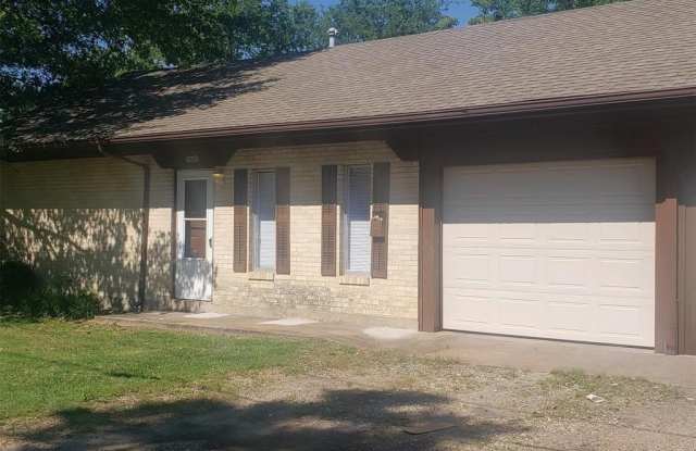 2605 Mayo Street photos photos