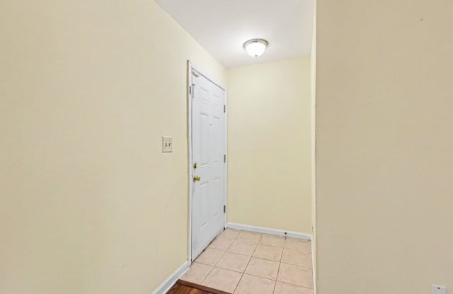 CONDO FOR RENT STAFFORD Gallery 3