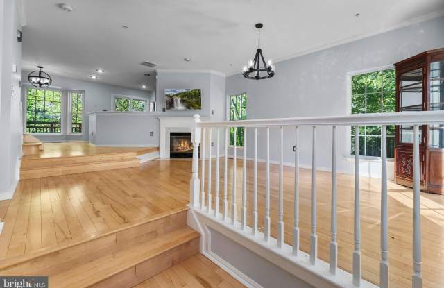 19066 SAWYER Terrace Gallery 3