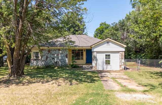 Charming 4-Bedroom Home with Beach Vibes! photos photos