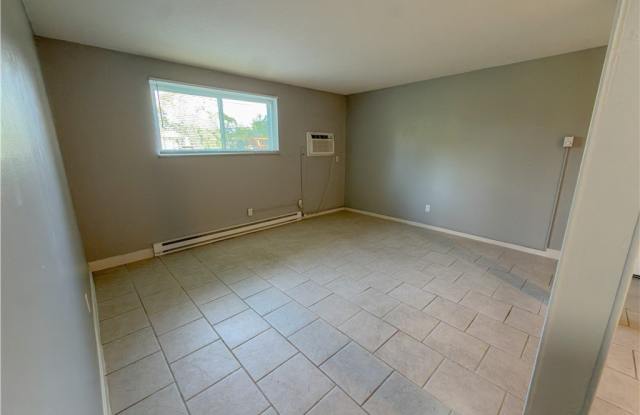 640 S Shore Court Gallery 4