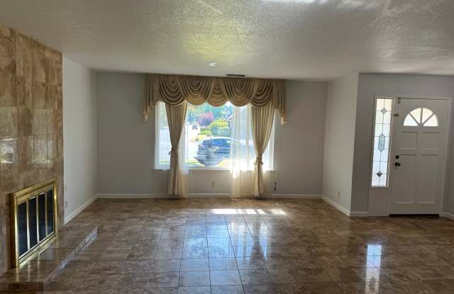 3755 Hatchers Cir Gallery 2
