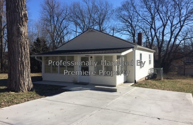 8701 N Holmes St - 8701 North Holmes Street, Kansas City, MO 64155