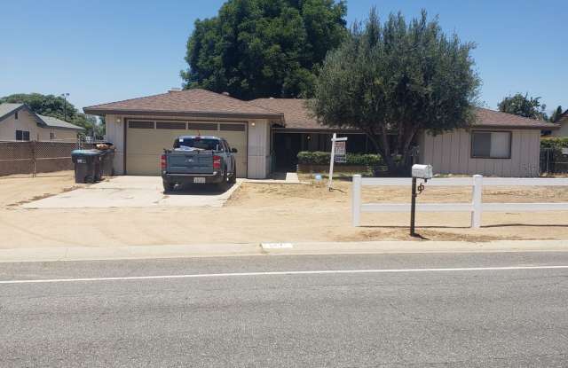 Norco 3/4 acre Horse Property with 5 bed 2 bath 3847 Vine Avenue photos photos