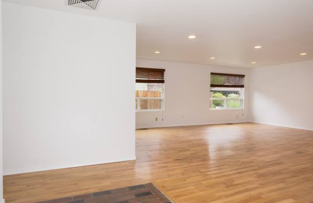 14805 Northeast 15th Street Gallery 4