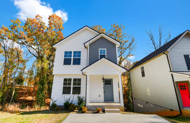 Pet Friendly Three Bedroom! - 949 Oak Lane, Clarksville, TN 37040