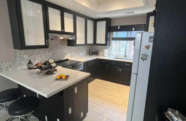 Charming 3 Bed, 2 Bath Home in West Davis – Available August 2025! photos photos