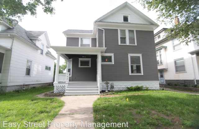 1321 W. 13th St. - 1321 West 13th Street, Davenport, IA 52804