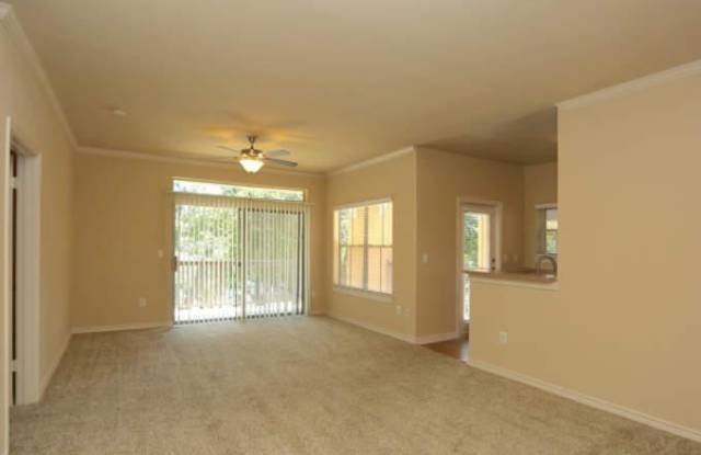 802 N Interstate 35 Frontage Rd Gallery 2