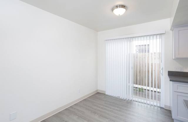 Completely updated 2 Bedrooms / 1.5 Bathrooms in the heart of Guadalupe! Gallery 2