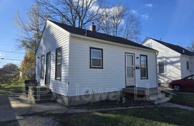 1754 Locke Ave - 1754 Locke Avenue, Waterloo, IA 50702