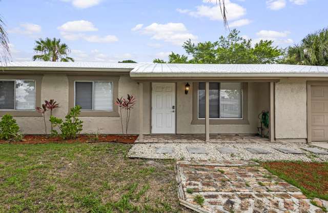 766 SW Belmont Circle photos photos