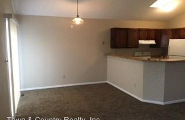 835 Greenbrier Gallery 2