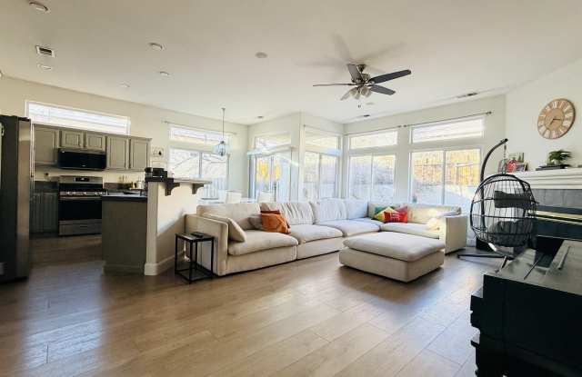 3024 Oxbow Drive photos photos