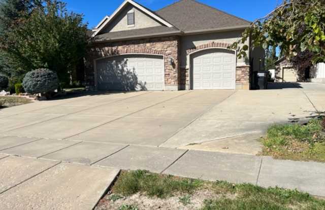 Beautiful executive home in Fruit Heights Gallery 3