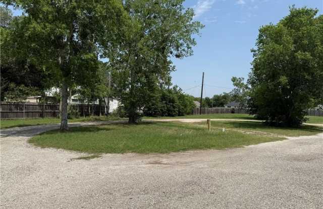 1805 W Highway 21 Gallery 2