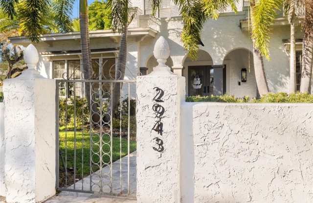 2943 W BAYSHORE Court Gallery 2