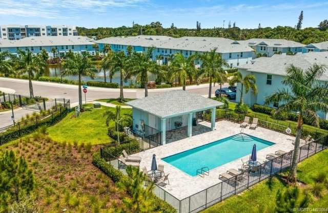 373 SE Sea Hunt Way photos photos