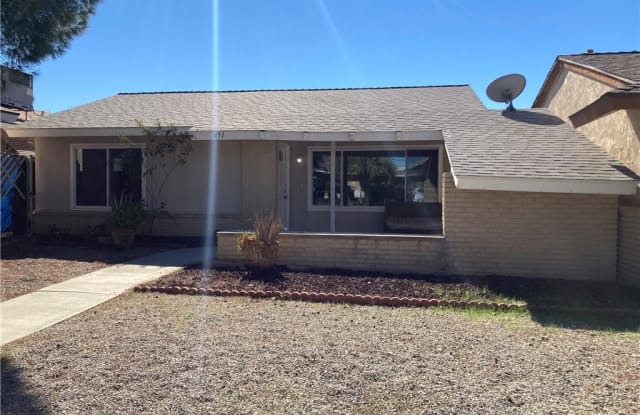 451 Magnolia Circle - 451 Magnolia Circle, Hemet, CA 92543