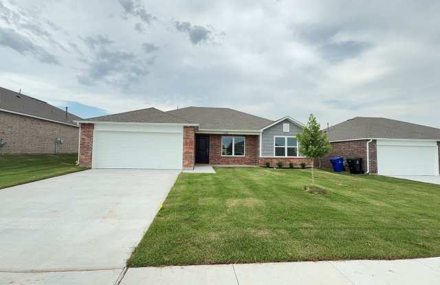 Beautiful new construction 3 bed, 2 bath home in Broken Arrow! photos photos