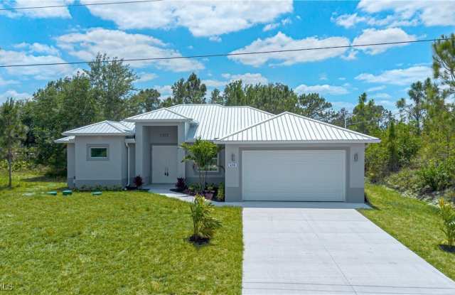 438 Raymer Street photos photos