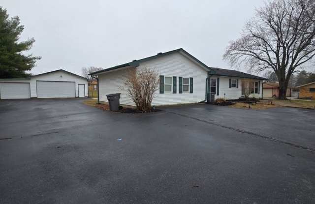 Southport Three Bedroom Home Near US 31  Stop 12 Rd photos photos