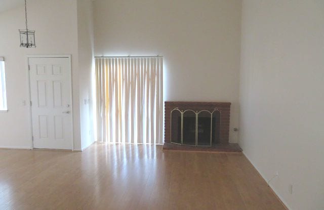 4509 E. Vistapark Gallery 3