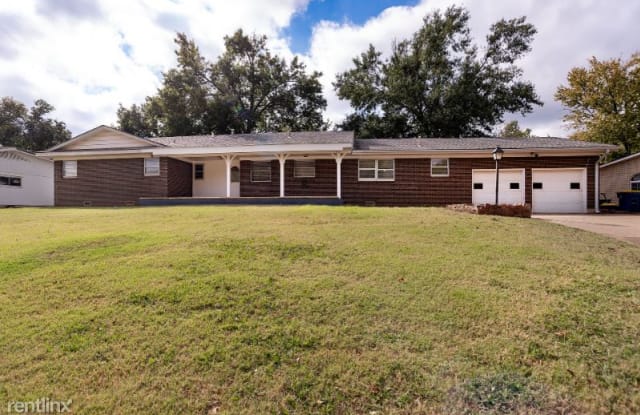 713 W Lakeshore Dr - 713 West Lakeshore Drive, Stillwater, OK 74075
