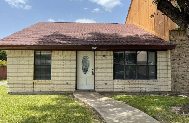 1128 REDBUD AVE. photos photos