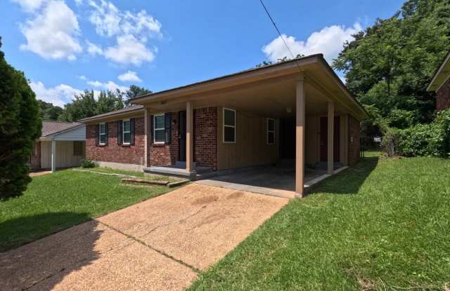 Charming 3BR Home with U-Shaped Driveway – Available Now in Memphis! Gallery 3