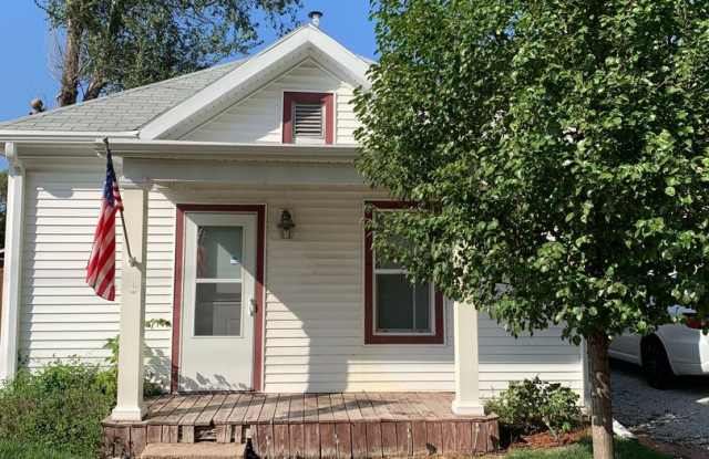 1 bed 1 bath house - 131 East South Street, Hastings, NE 68901