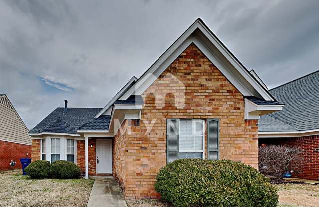 764 W E Ross Pkwy - 764 West East Ross Parkway, Southaven, MS 38671